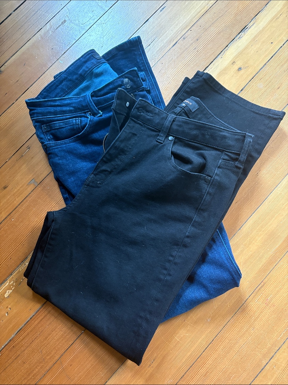 Bundle of 2 Quince Women's Straight Leg Jeans in Black and Dark Blue 28